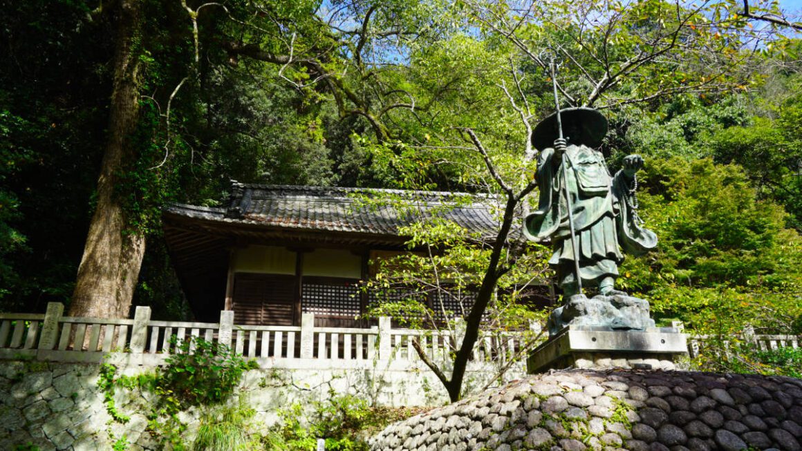 A statue of Kobo Daishi at Iyadani temple in Kagawa